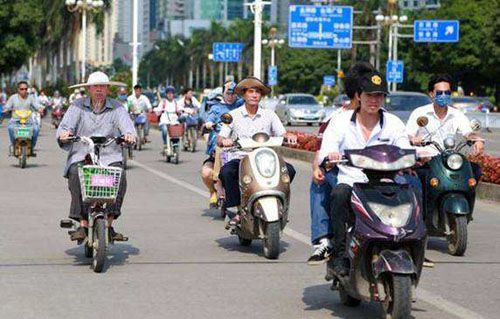电动车电池跑不远，加点水怎么样？